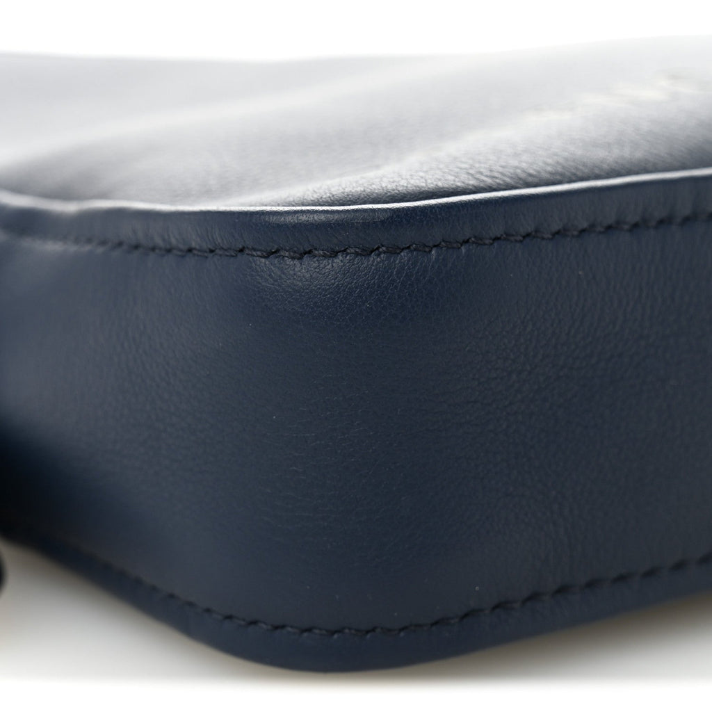 Calfskin Triangle Pouch M Bleu Canopee