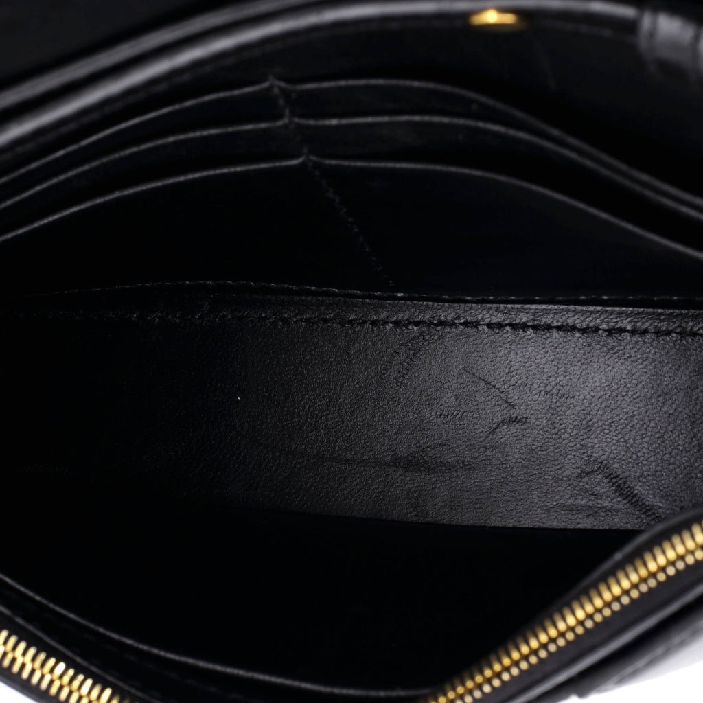 Hourglass Chain Wallet Leather